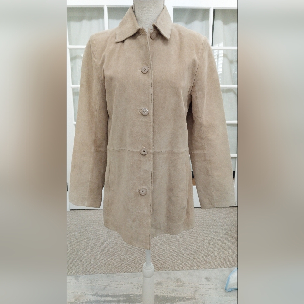 Bernardo Womens Size Small Genuine Leather Tan Jacket with Buttons